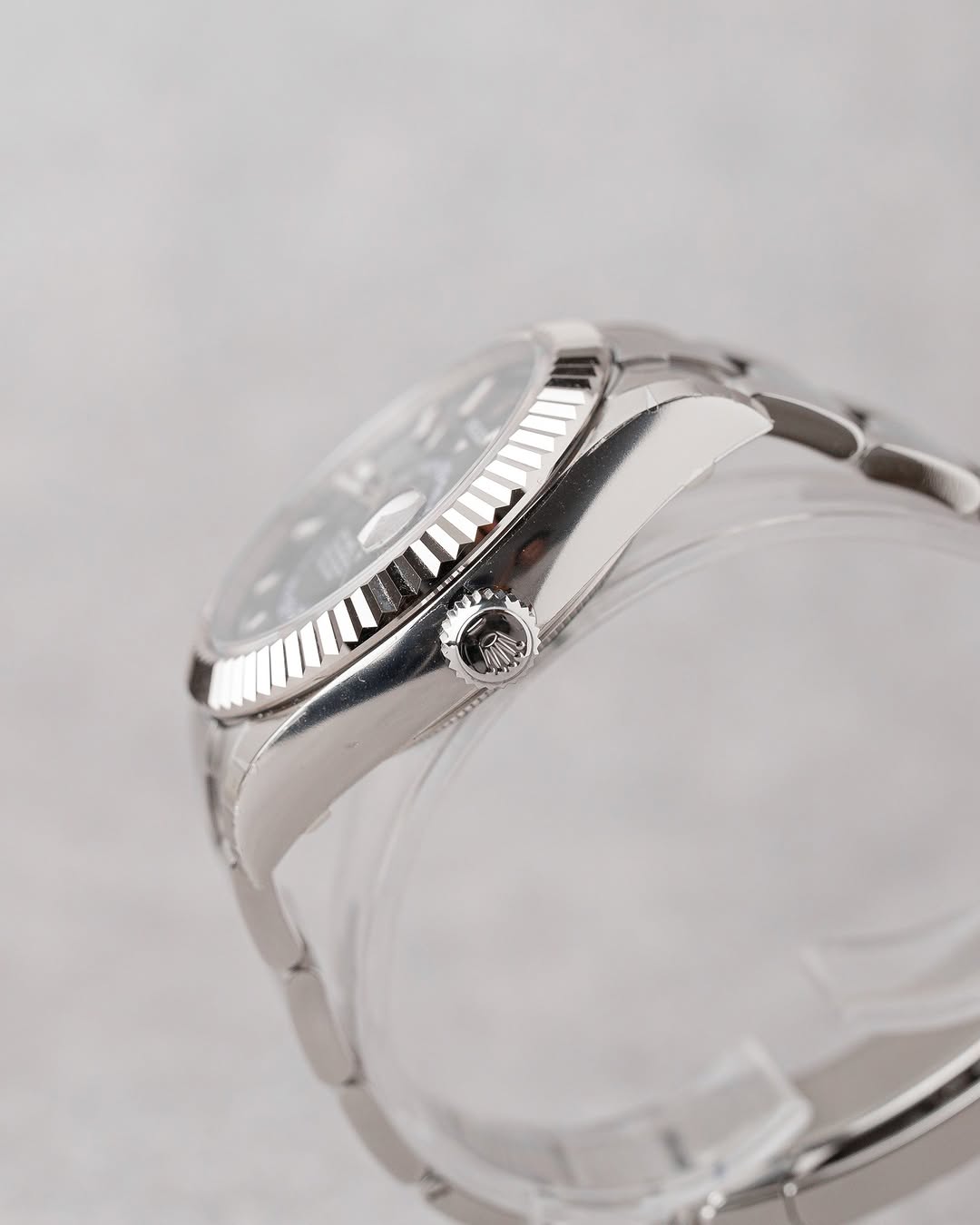 Rolex sky-deweler fond bleu