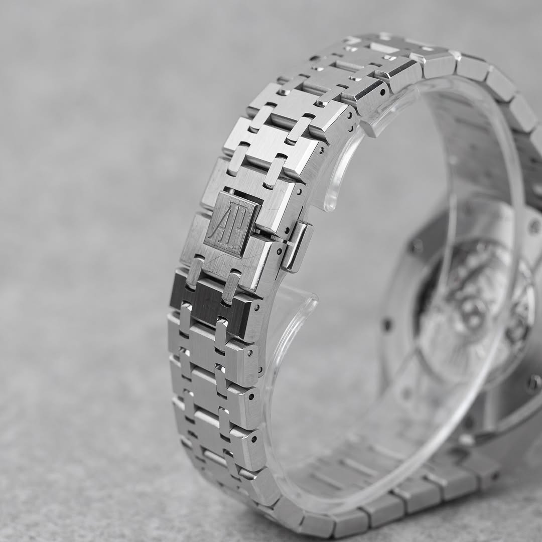 AUDEMARS PIGUET ROYAL OAK 41MM BLACK