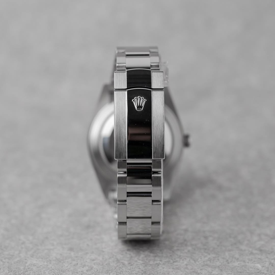 ROLEX DATEJUST 41mm fond blanc
