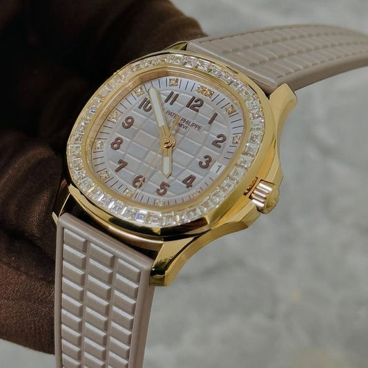 Patek Philippe Aquanaut Luce Haute Joaillerie // 5072R – The Essence of Radiant Femininity