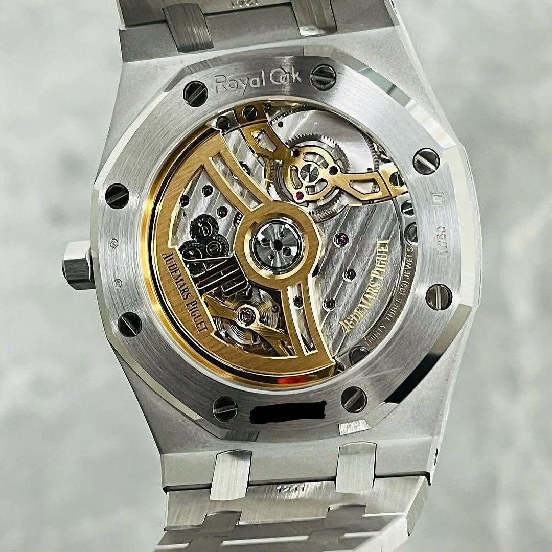 Audemars Piguet Royal Oak Jumbo // 16202BC.ZZ.1241BC.02 – A Dazzling Icon of Modern Majesty