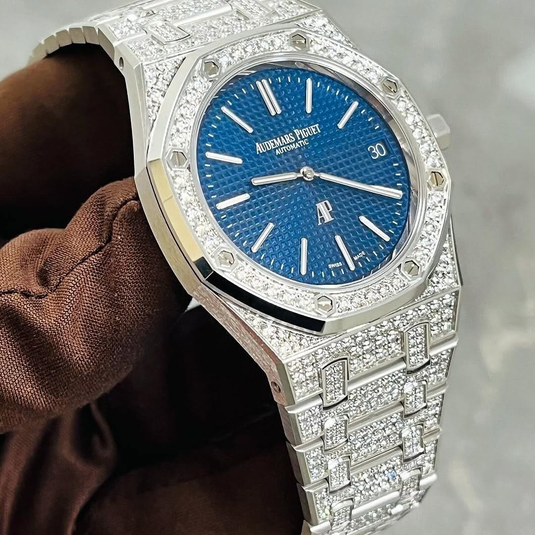 Audemars Piguet Royal Oak Jumbo // 16202BC.ZZ.1241BC.02 – A Dazzling Icon of Modern Majesty