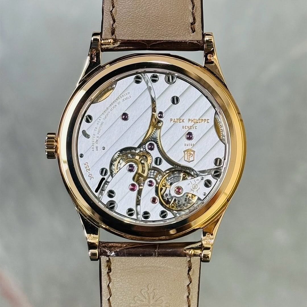 Patek Philippe Calatrava // 6119R – The Essence of Pure Elegance