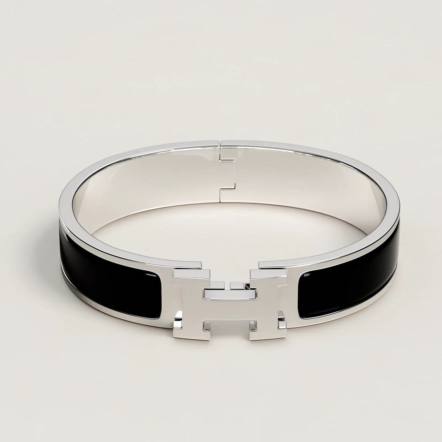 clic h bracelet 700001FP01 front wm 1 0 0 800 800 g jpg