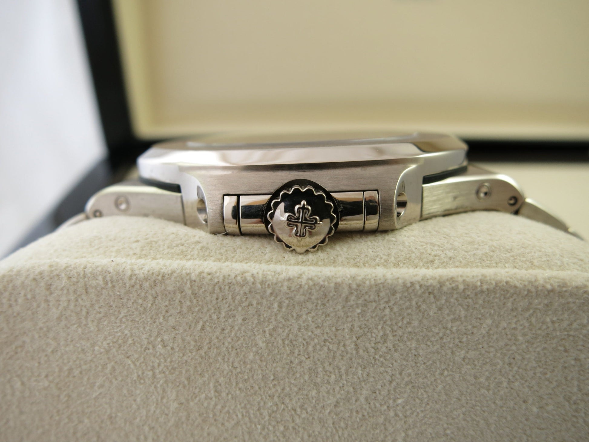 PatekPhilippe5740GNautilusQuantiemePerpetuelComplet5
