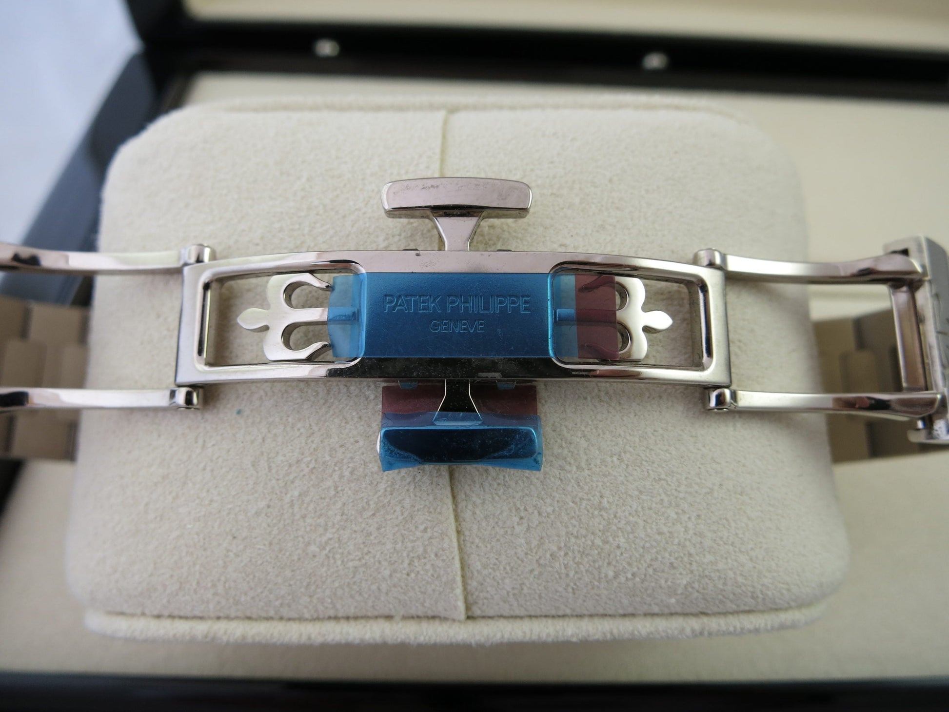 PatekPhilippe5740GNautilusQuantiemePerpetuelComplet8