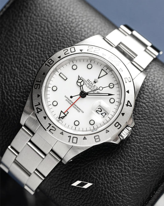 Rolex Explorer II fond blanc