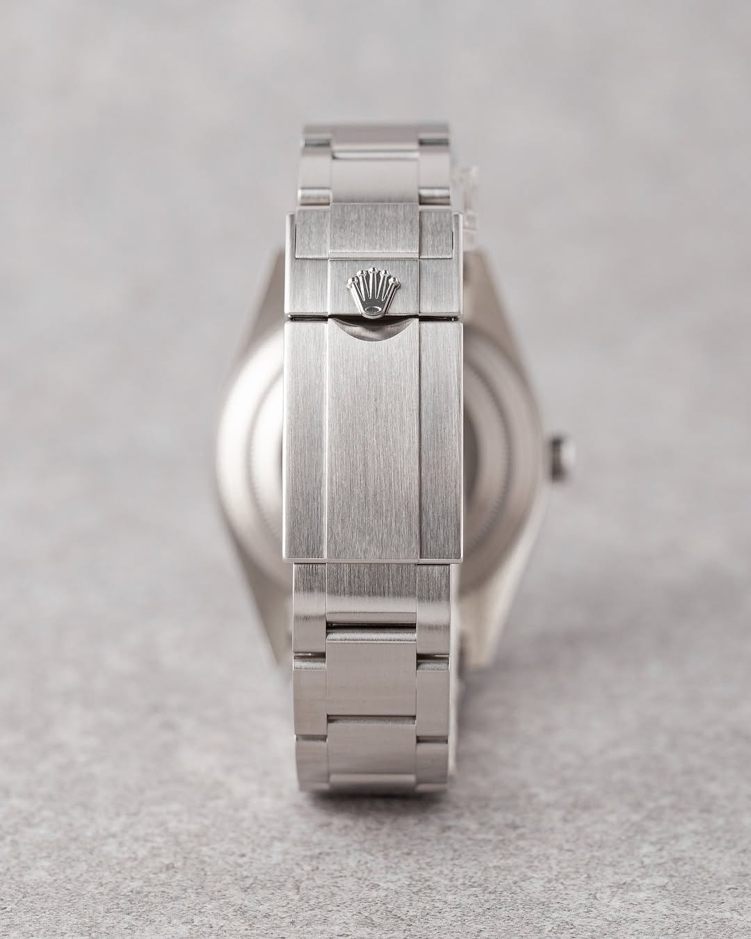 Rolex explorer 39mm fond noir