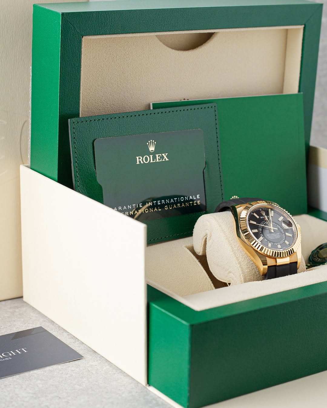 Rolex sky-deweler oysterflex fond noir
