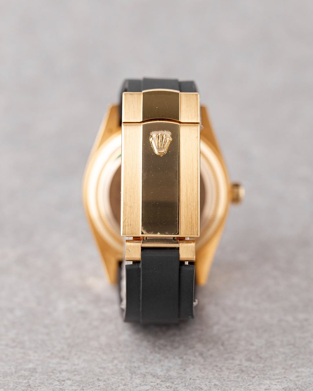 Rolex sky-deweler oysterflex fond noir
