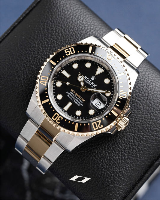 Rolex Sea-Deweller fond noir