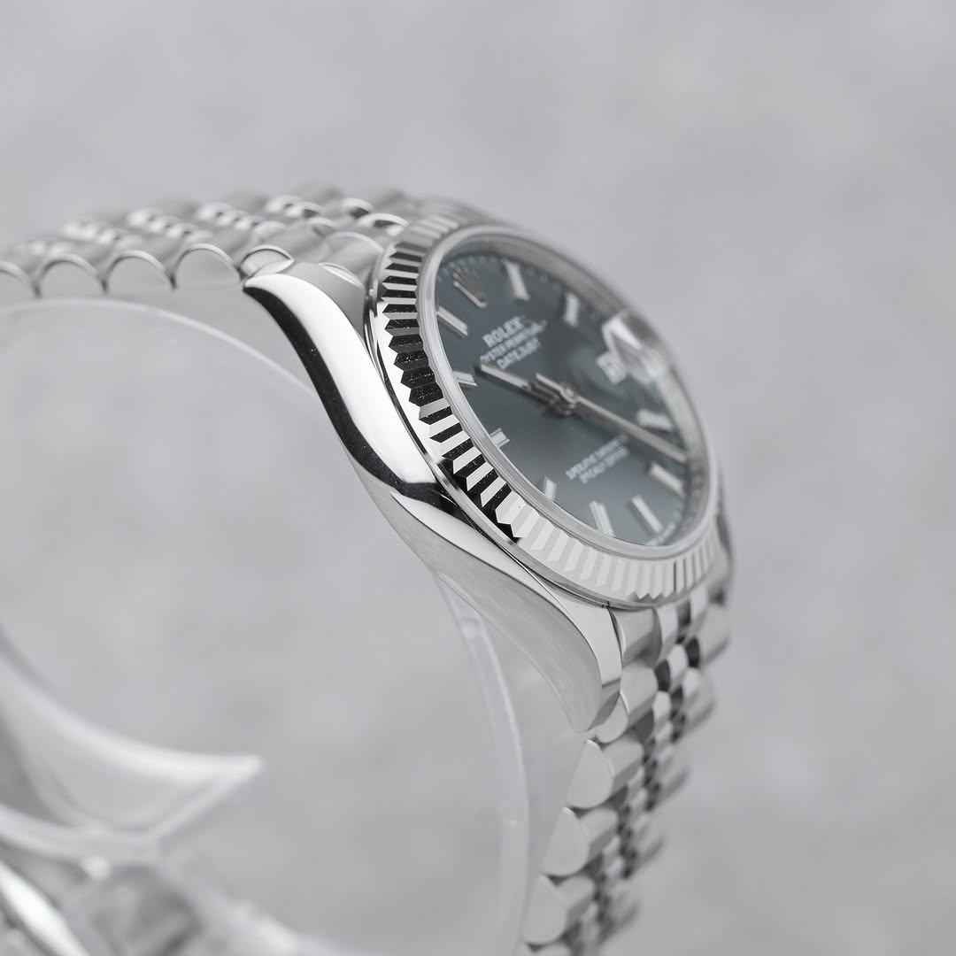 ROLEX DATEJUST 31mm GREEN MINT