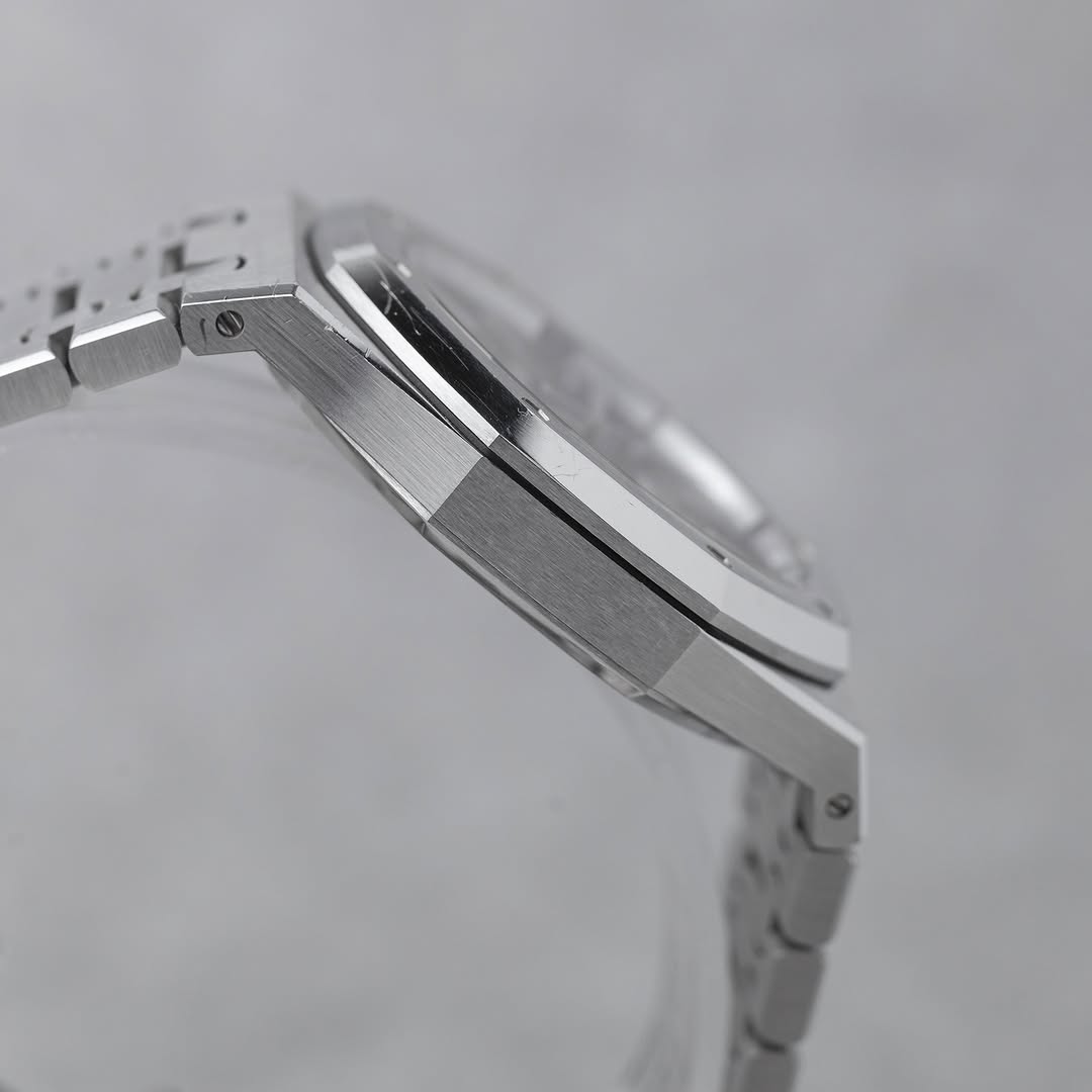 AUDEMARS PIGUET ROYAL OAK 41MM BLACK