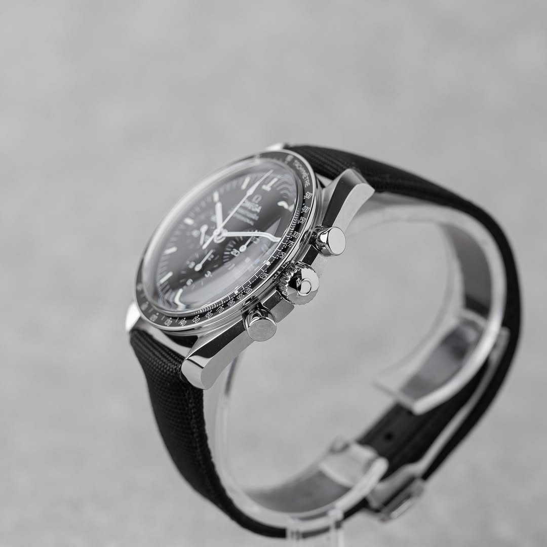 OMEGA SPEEDMASTER MOONWATCH