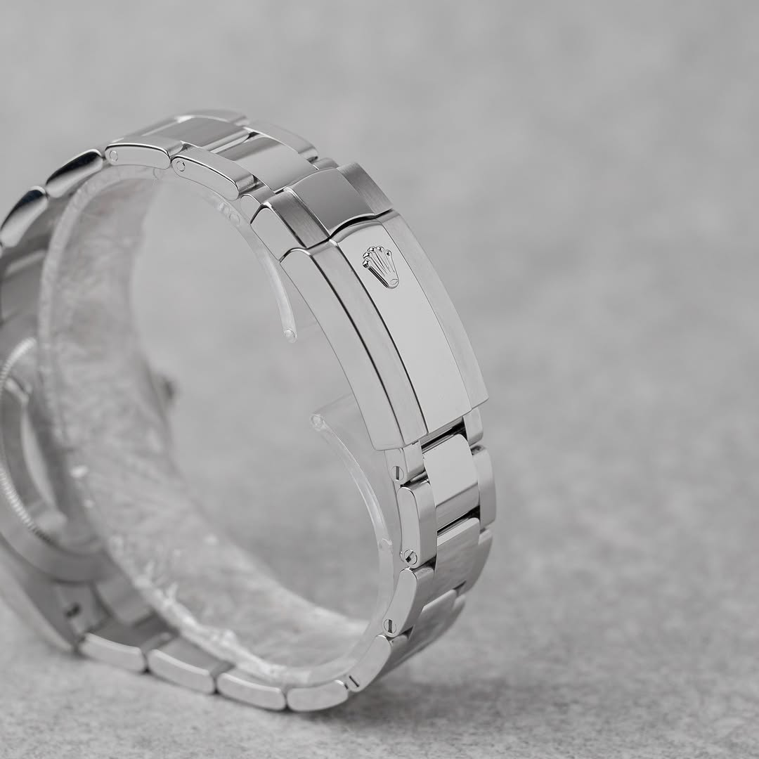 ROLEX DATEJUST 41mm fond blanc