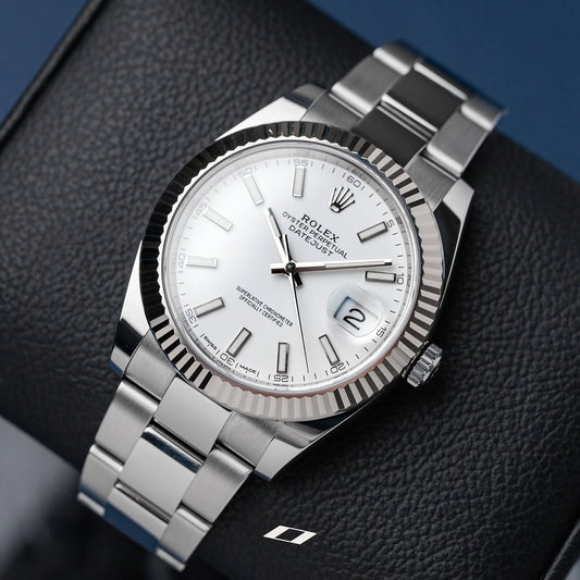 ROLEX DATEJUST 41mm fond blanc