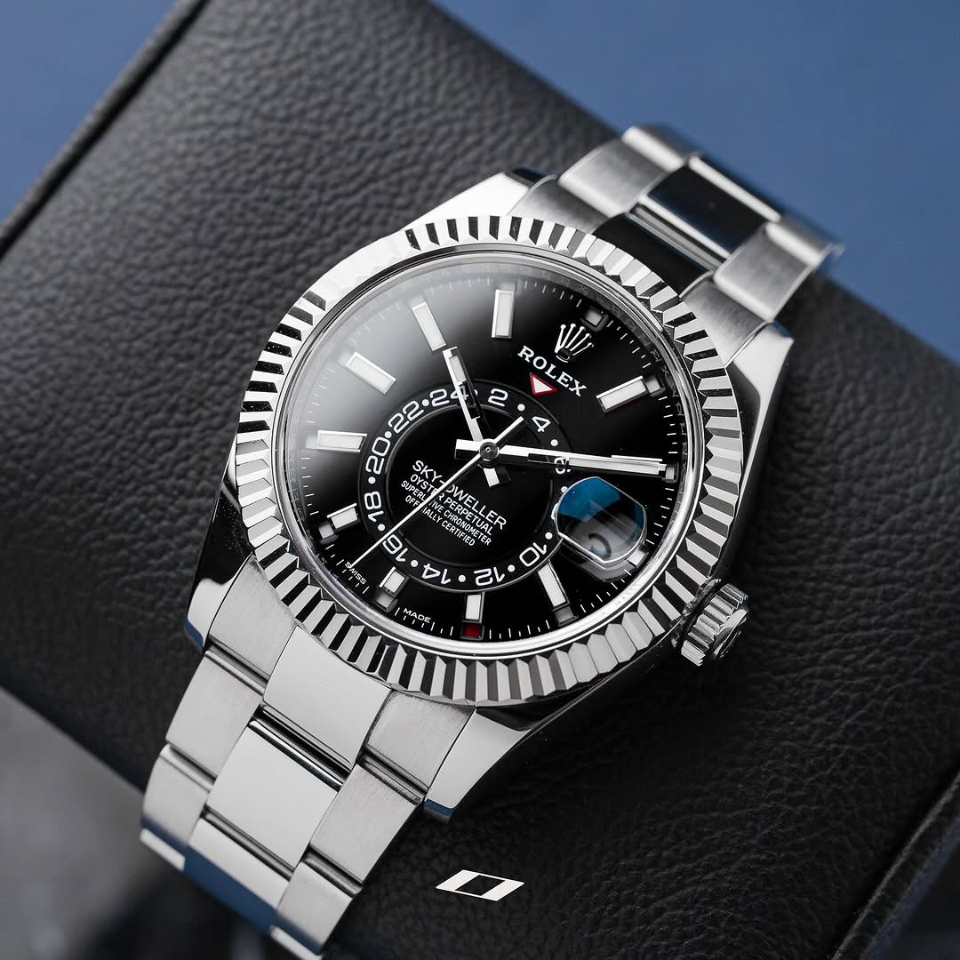 Rolex sky-deweler fond noir