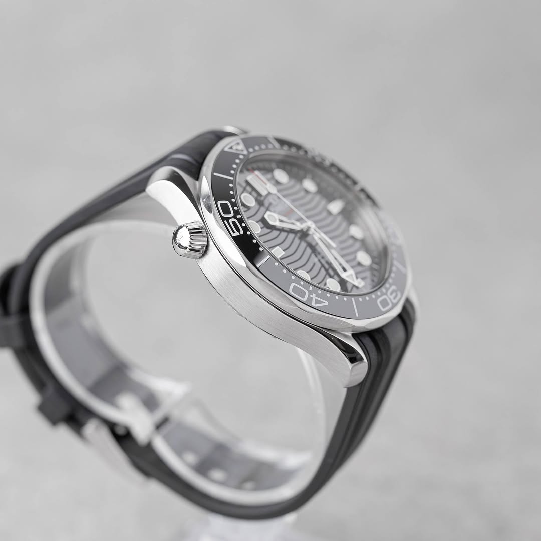 OMEGA SEAMASTER DIVER 300M BLACK DIAL