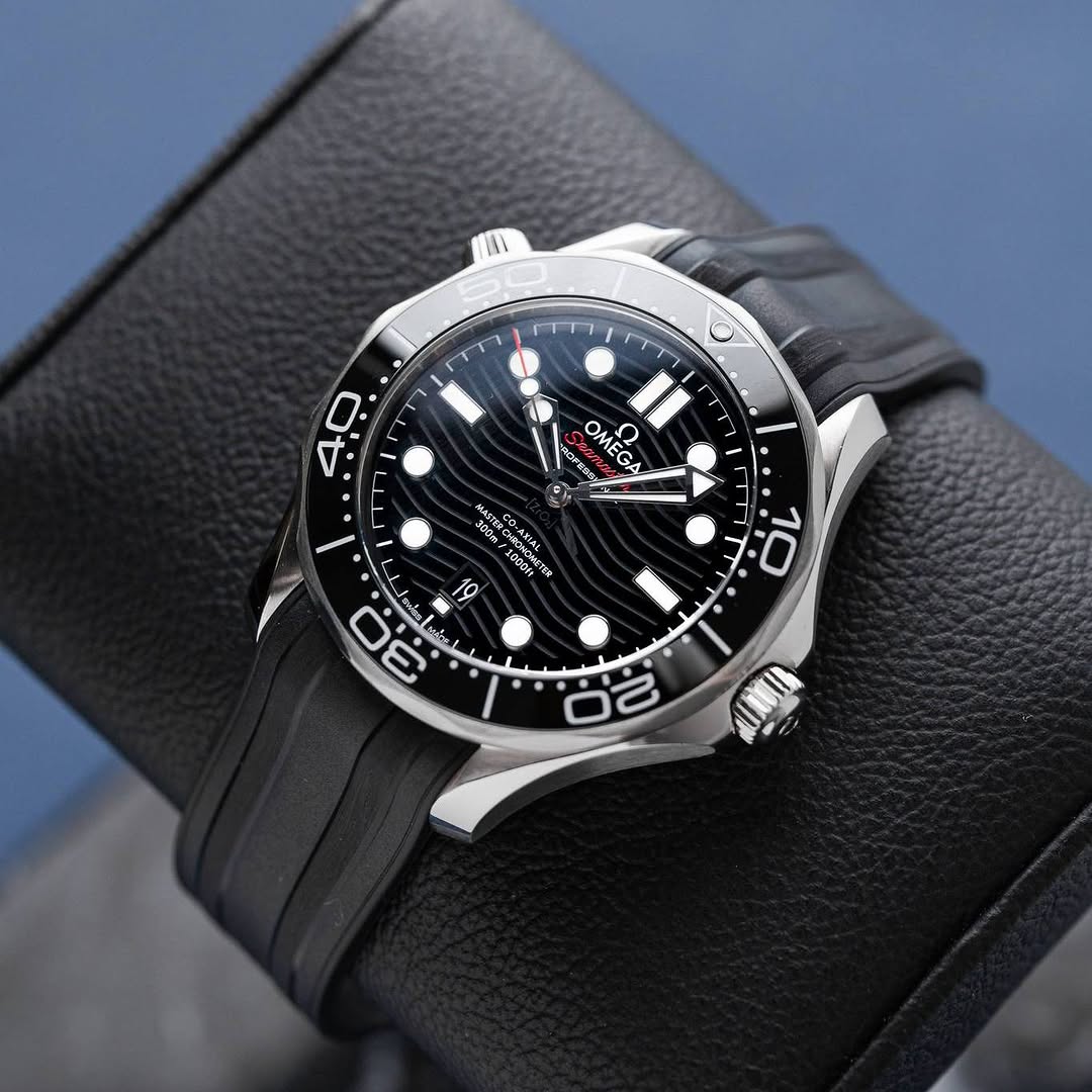 OMEGA SEAMASTER DIVER 300M BLACK DIAL