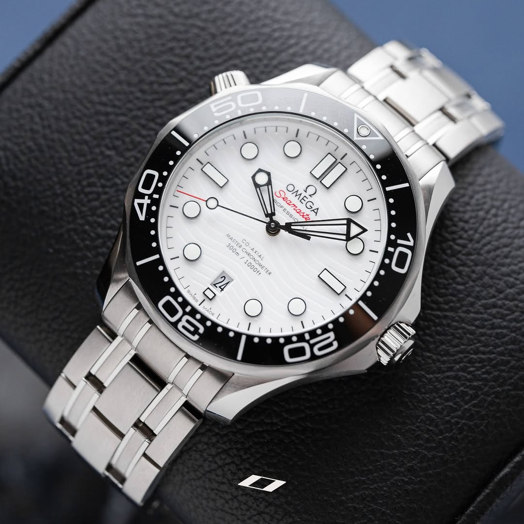 OMEGA SEAMASTER DIVER 300M WHITE DIAL
