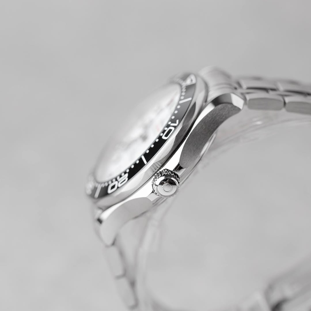OMEGA SEAMASTER DIVER 300M WHITE DIAL