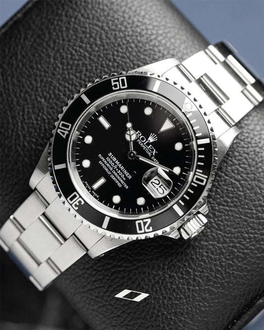 Rolex submariner date fond noir