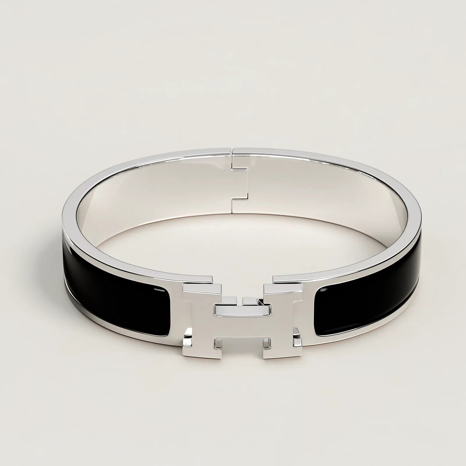 clic h bracelet 700001FP01 front wm 1 0 0 800 800 g jpg